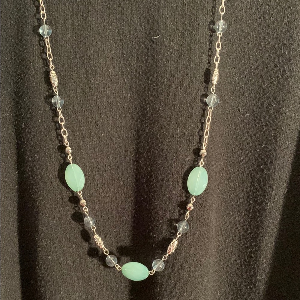 Elegant Green Beaded Necklace EUC